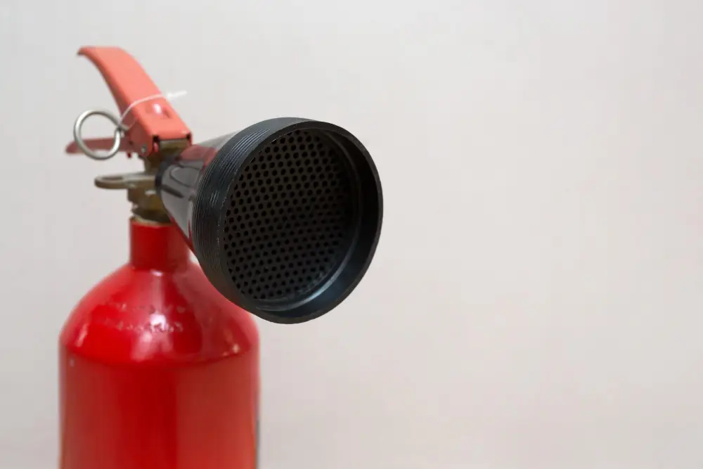 CO2-brandblusser met zwarte bluskoker